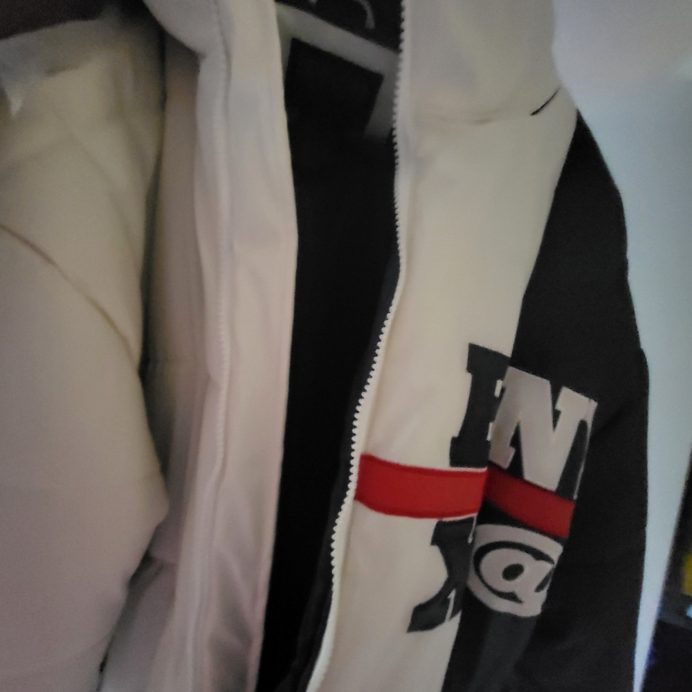 Men's Stylish White and Navy Puffer Jacket - Picture 2 of 6